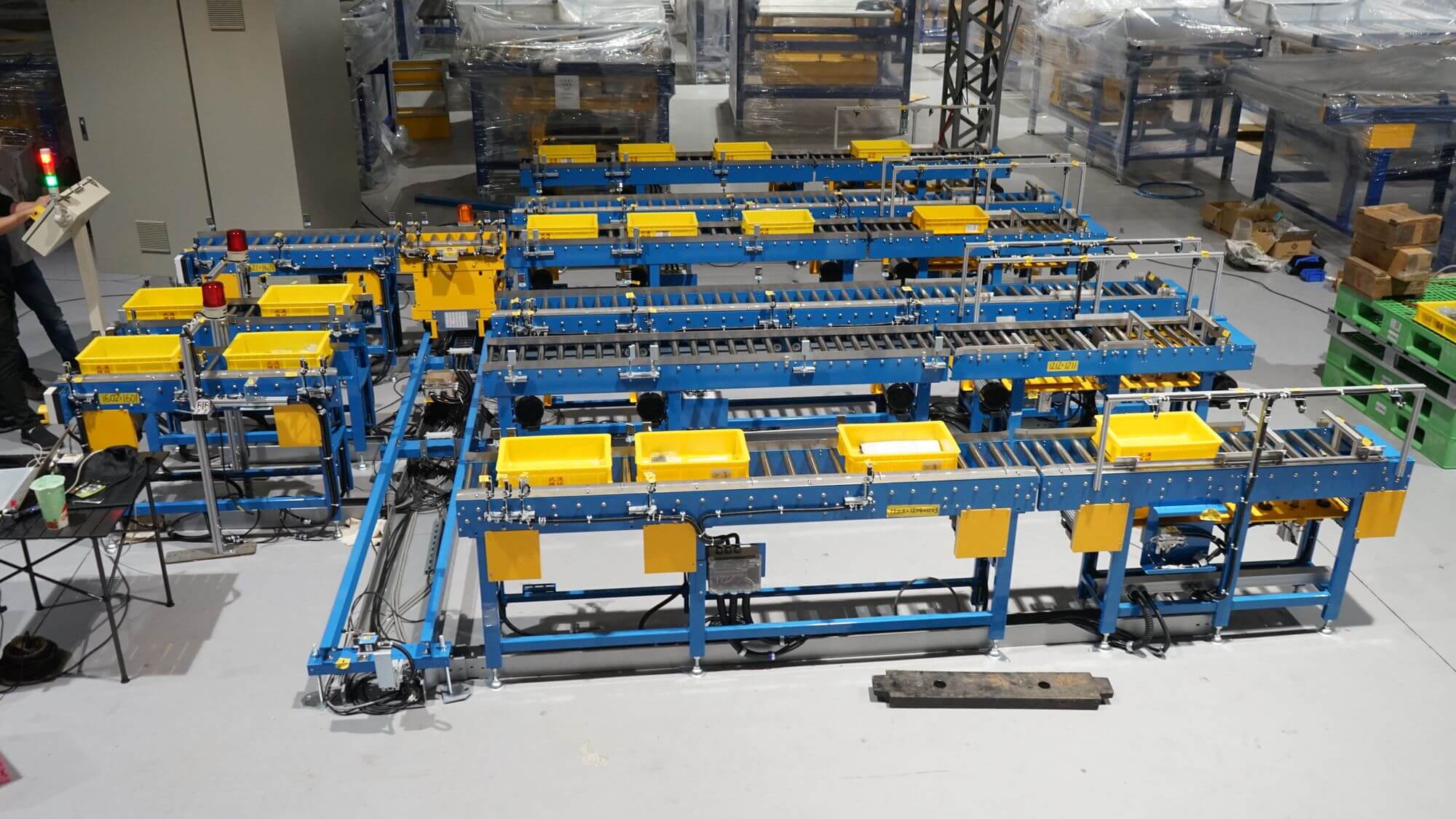 RGV Conveyor System for Material Boxes