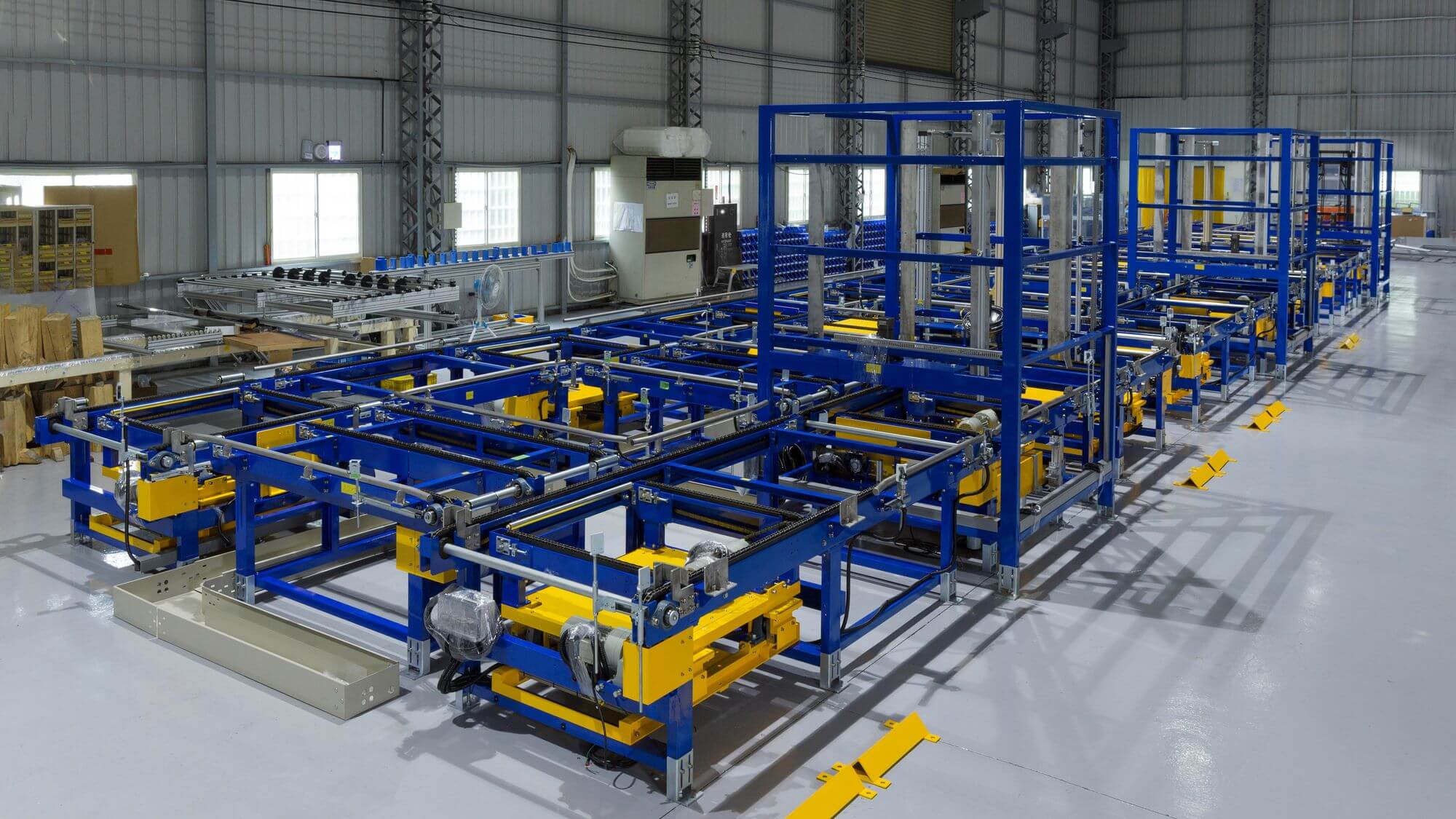 Storage and Retrieval System for Pallets